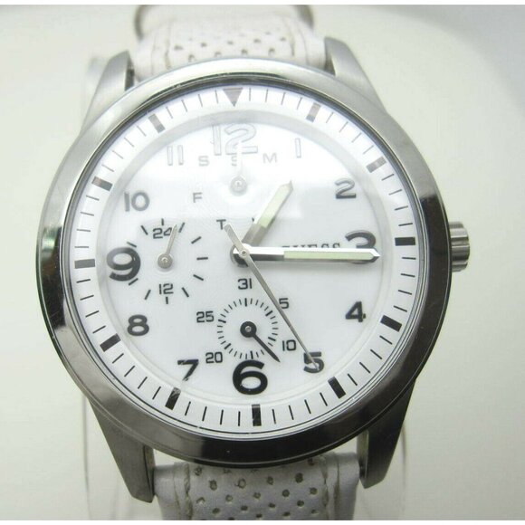 Women's Guess Steel Water Resistant Analog Day/Dial Watch (C906) - Picture 1 of 11
